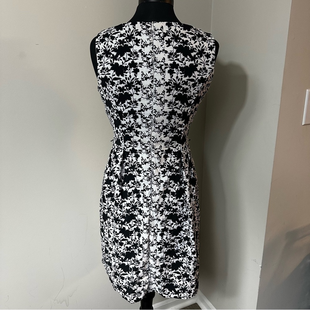 London Times Floral Print Fit & Flare Dress in Size 12P - Picture 4 of 6